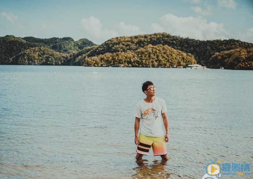 张宁江旅行街拍照 张宁江高清写真_张宁江高清剧照