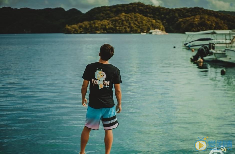 张宁江旅行街拍照 张宁江高清写真_张宁江高清剧照