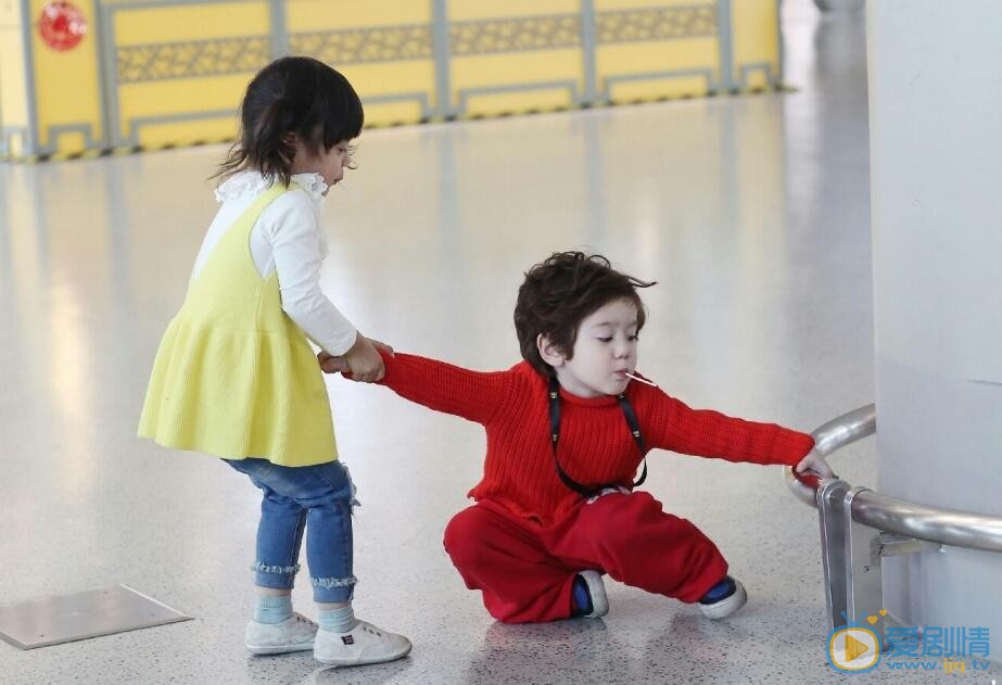 周嘉诚红衣萌照 周嘉诚高清写真_周嘉诚高清剧照