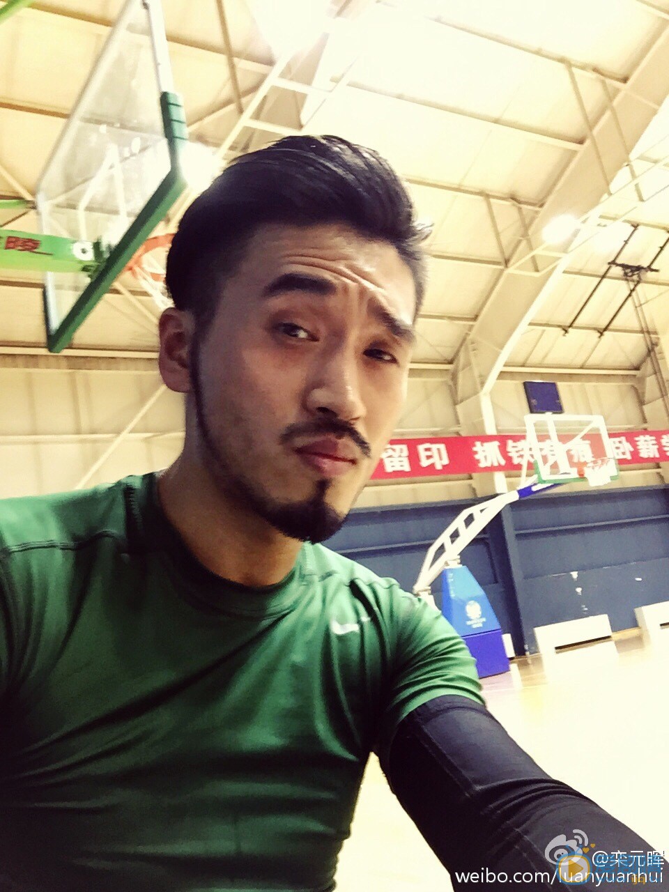 栾元晖逗逼表情包 栾元晖高清写真_栾元晖高清剧照