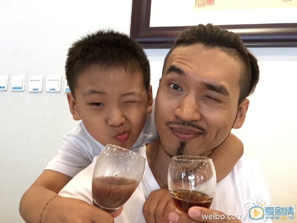 栾元晖逗逼表情包 栾元晖高清写真_栾元晖高清剧照