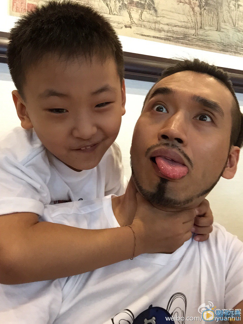 栾元晖逗逼表情包 栾元晖高清写真_栾元晖高清剧照