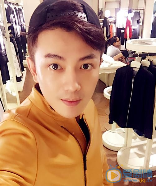 李亭哲生活照 李亭哲高清写真_李亭哲高清剧照