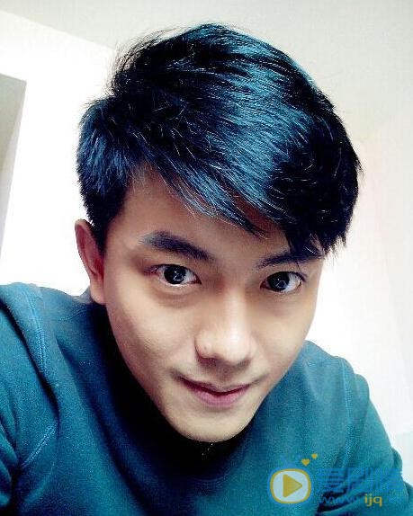 李亭哲生活照 李亭哲高清写真_李亭哲高清剧照