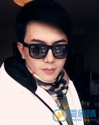李亭哲生活照 李亭哲高清写真_李亭哲高清剧照