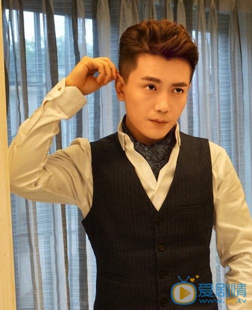 李亭哲生活照 李亭哲高清写真_李亭哲高清剧照