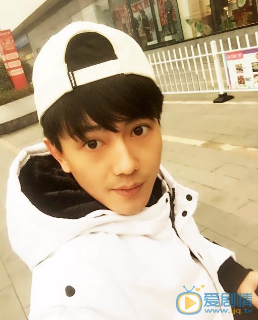 李亭哲生活照 李亭哲高清写真_李亭哲高清剧照