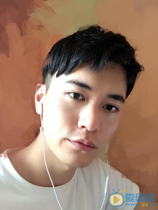 黄鹤立生活照 黄鹤立高清写真_黄鹤立高清剧照
