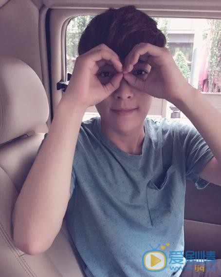 张艺兴生活照 张艺兴高清写真_张艺兴高清剧照