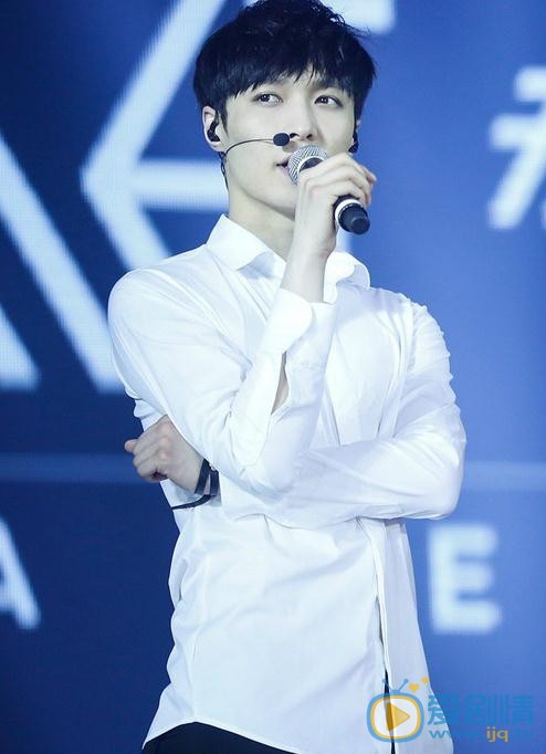 张艺兴舞台照 张艺兴高清写真_张艺兴高清剧照