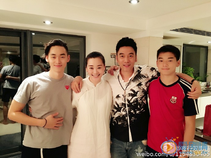 林依轮全家福 林依轮高清写真_林依轮高清剧照