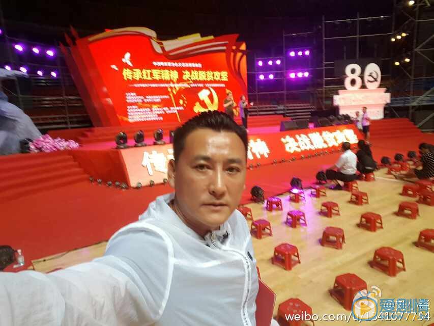 刘小锋生活照 刘小锋高清写真_刘小锋高清剧照