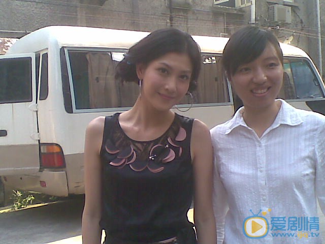 李彩桦和粉丝合照 李彩桦高清写真_李彩桦高清剧照