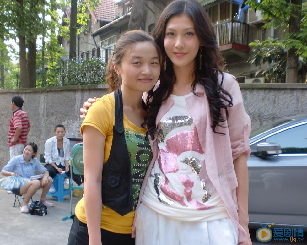 李彩桦和粉丝合照 李彩桦高清写真_李彩桦高清剧照