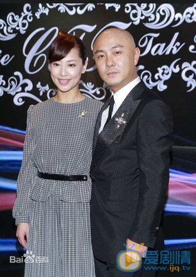 张卫健和张茜同框恩爱照 张卫健和老婆张茜同框恩爱照