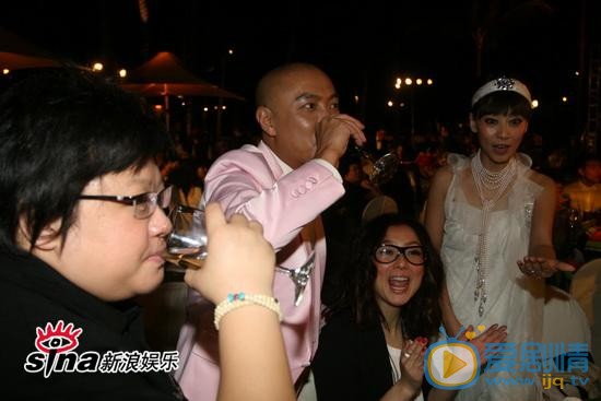 张卫健结婚照 张卫健高清写真_张卫健高清剧照