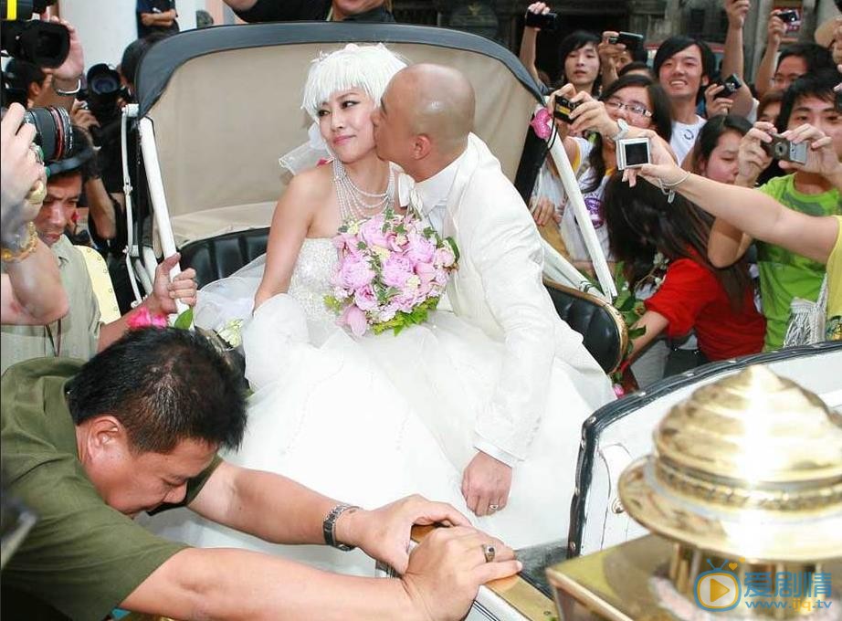 张卫健结婚照 张卫健高清写真_张卫健高清剧照