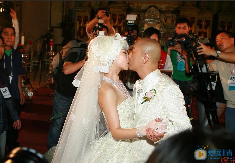 张卫健结婚照 张卫健高清写真_张卫健高清剧照