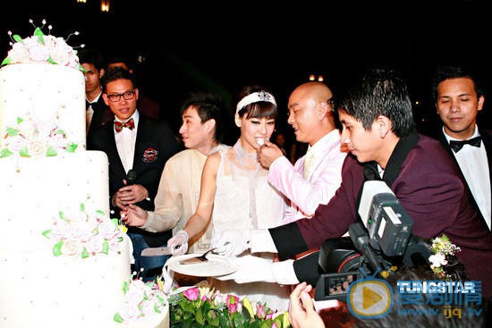 张卫健结婚照 张卫健高清写真_张卫健高清剧照