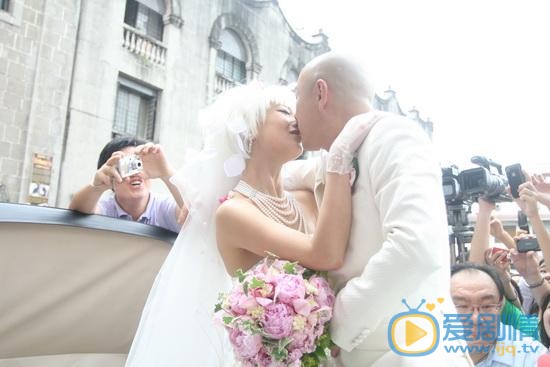 张卫健结婚照 张卫健高清写真_张卫健高清剧照