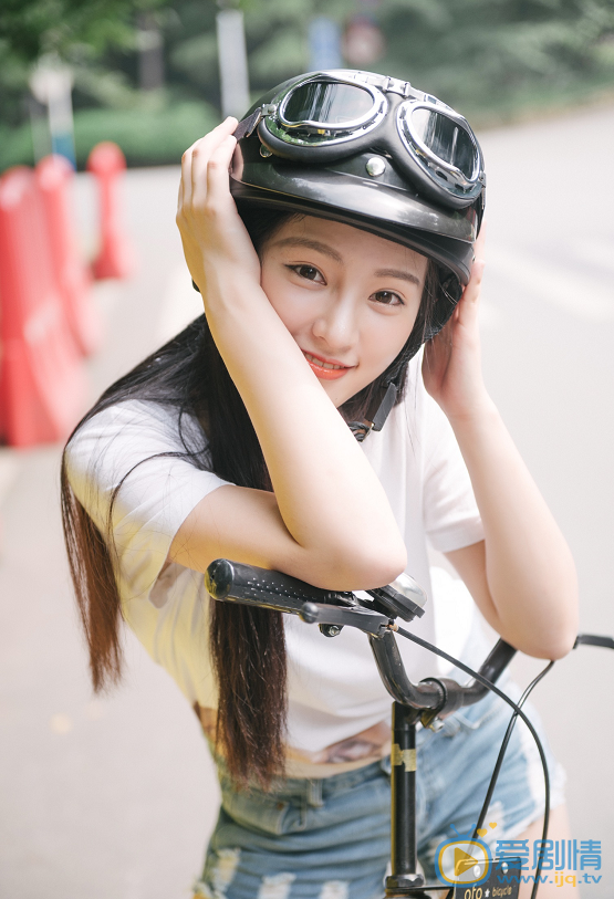 黄灿灿生活美照 黄灿灿高清写真_黄灿灿高清剧照