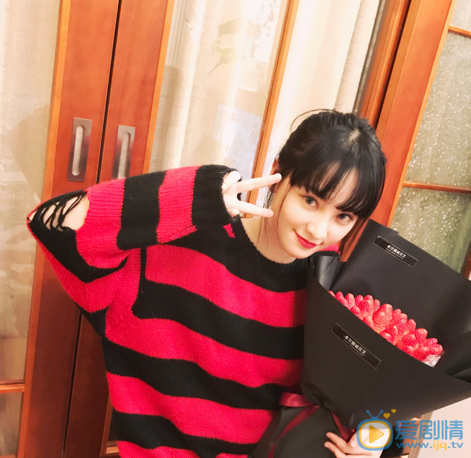 黄灿灿生活照 黄灿灿高清写真_黄灿灿高清剧照
