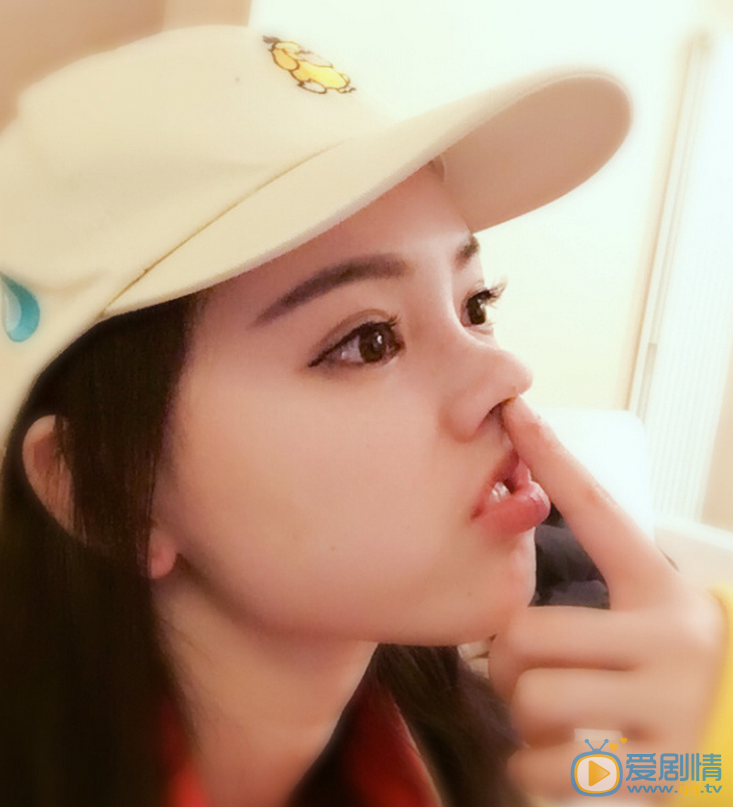 黄灿灿生活照 黄灿灿高清写真_黄灿灿高清剧照