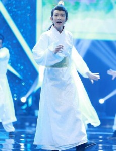王牌对王牌3月17日未播花絮：王源凌乱“找鹅”？宋茜“嗓子冒烟”？