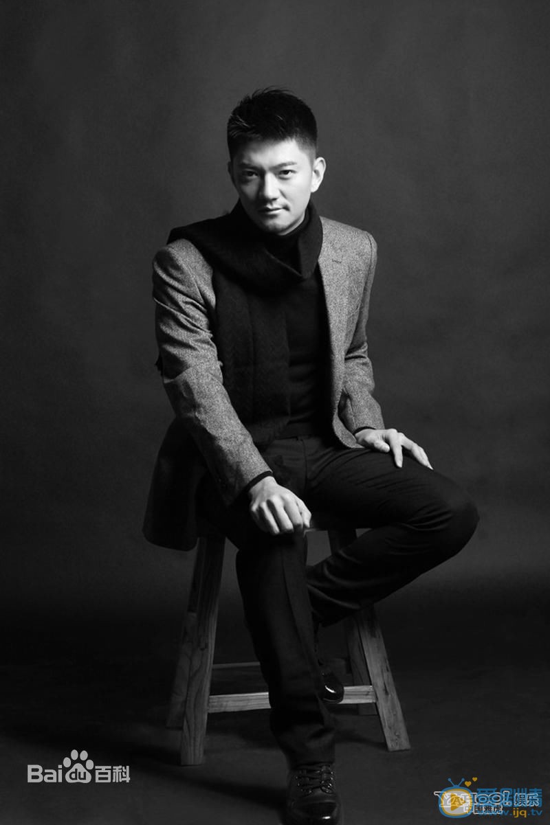 彭博绅士写真 彭博高清写真_彭博高清剧照