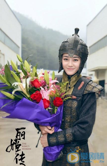 《丽姬传》杀青 迪丽热巴张彬彬曝杀青现场照