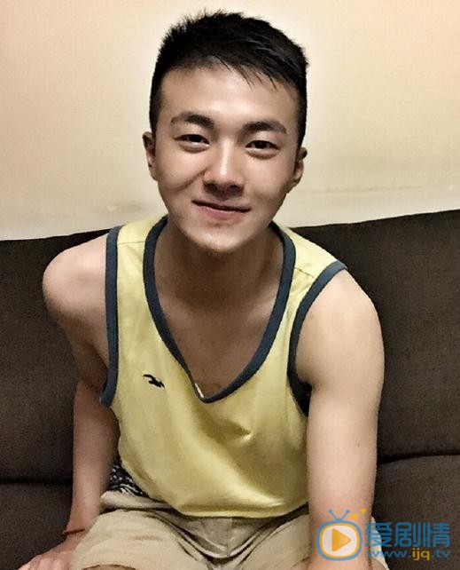高玉玺生活照 高玉玺高清写真_高玉玺高清剧照