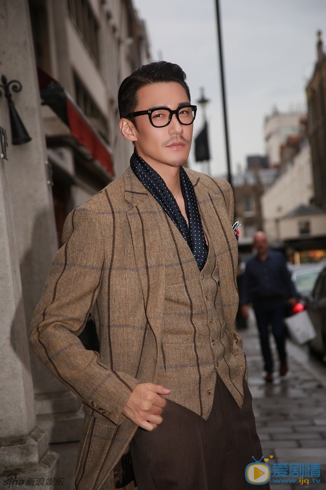 胡兵绅士街拍大片 胡兵高清写真_胡兵高清剧照
