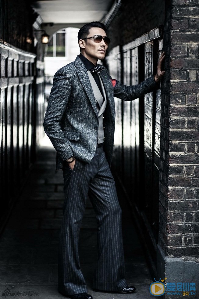 胡兵绅士街拍大片 胡兵高清写真_胡兵高清剧照