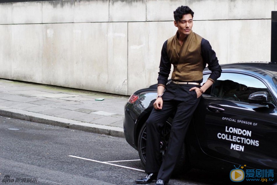 胡兵绅士街拍大片 胡兵高清写真_胡兵高清剧照