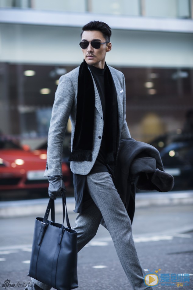 胡兵绅士街拍大片 胡兵高清写真_胡兵高清剧照