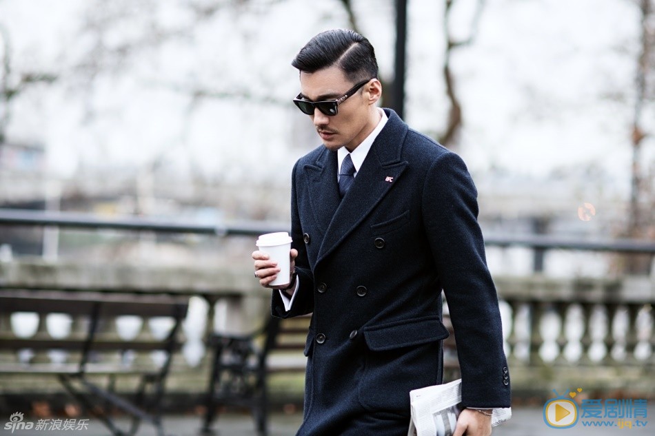 胡兵绅士街拍大片 胡兵高清写真_胡兵高清剧照