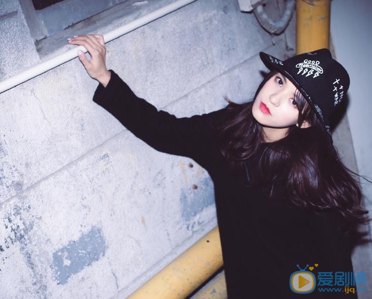 张予曦唯美街拍 张予曦高清写真_张予曦高清剧照