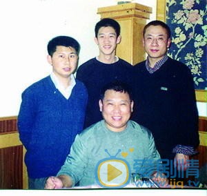 曹云金郭德纲同框照 曹云金高清写真_曹云金高清剧照