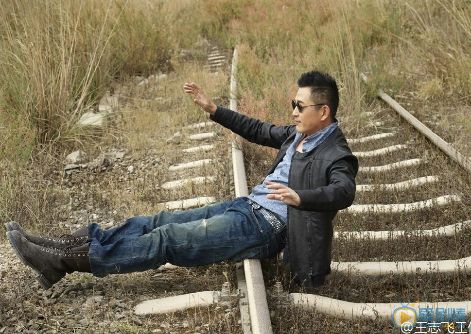 王志飞时尚街拍 王志飞高清写真_王志飞高清剧照