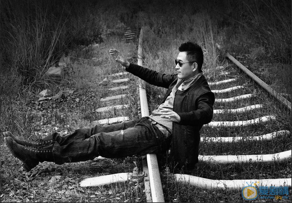 王志飞时尚街拍 王志飞高清写真_王志飞高清剧照