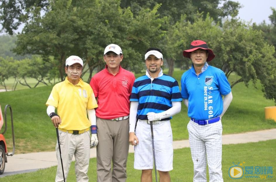 王志飞高尔夫运动写真 王志飞高清写真_王志飞高清剧照