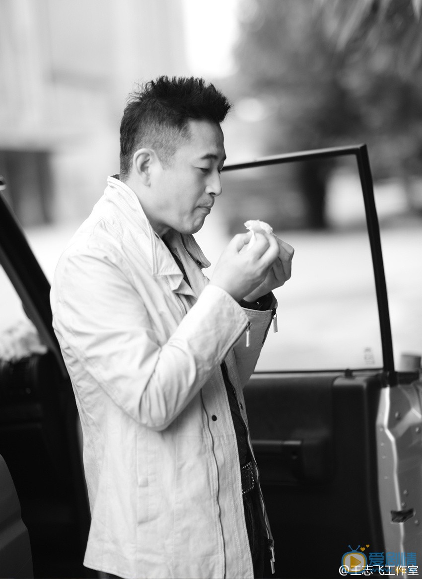 王志飞时尚街拍 王志飞高清写真_王志飞高清剧照