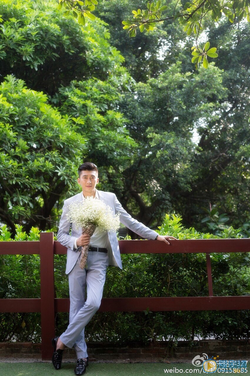 宋铭宇时尚街拍写真 宋铭宇高清写真_宋铭宇高清剧照