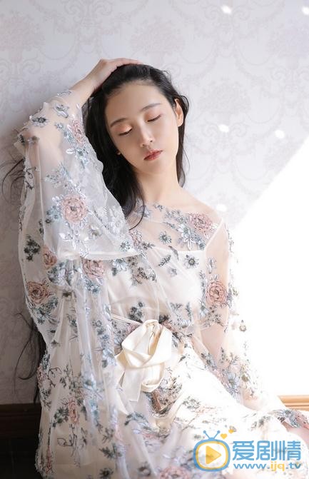 张辛苑花仙子写真 张辛苑高清写真_张辛苑高清剧照