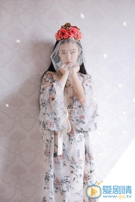 张辛苑花仙子写真 张辛苑花仙子写真