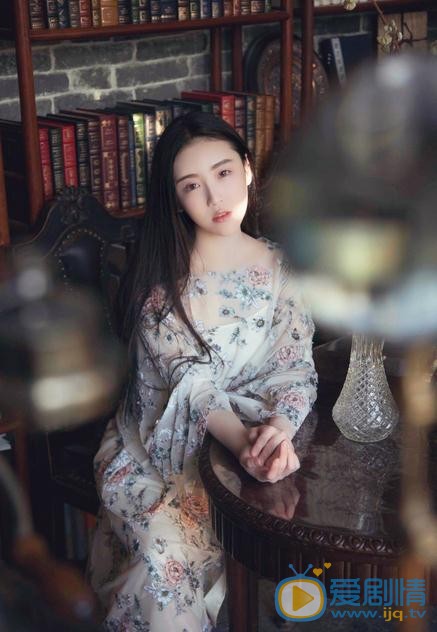 张辛苑花仙子写真 张辛苑高清写真_张辛苑高清剧照