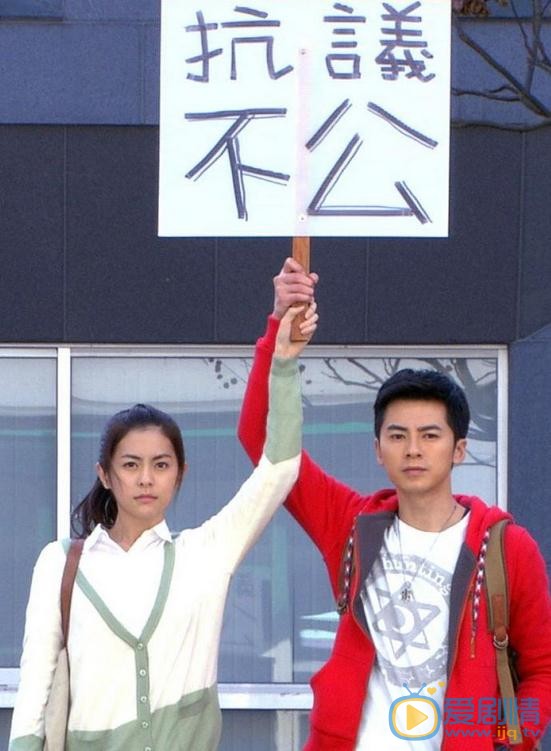 任容萱《我的自由年代》剧照 任容萱高清写真_任容萱高清剧照