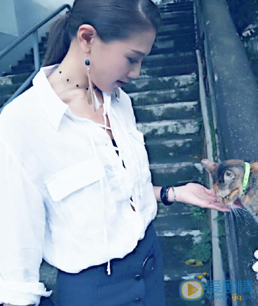 周秀娜街拍写真 周秀娜高清写真_周秀娜高清剧照