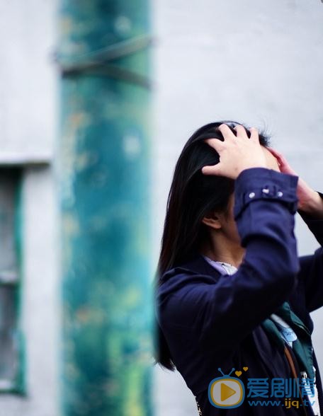 何泓姗清新街拍写真 何泓姗高清写真_何泓姗高清剧照
