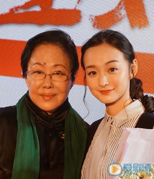 何泓姗活动照 何泓姗高清写真_何泓姗高清剧照